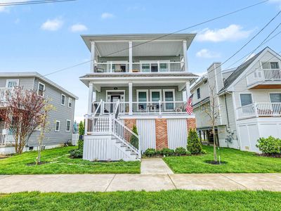 1749 Bay Ave