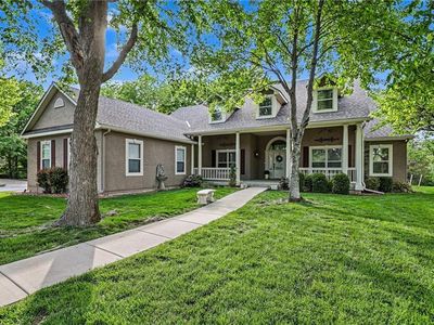 9708 Walnut Woods Dr