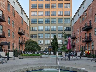 6533 E Jefferson Ave APT 406