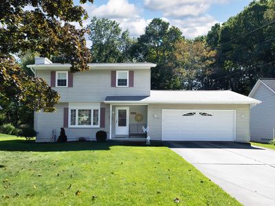 3437 Pond View Dr