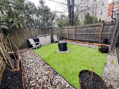 515 E 8th St APT 1