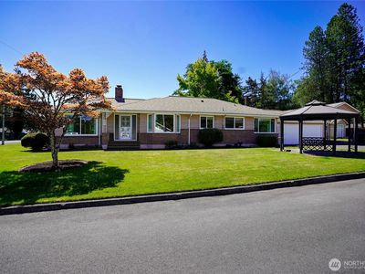 102 Laurel Place