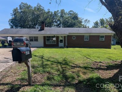 605 Lincoln Ln