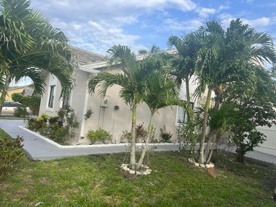 5765 Strawberry Lakes Circle