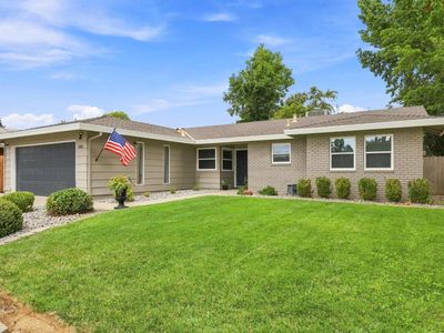 1125 Rosewood Dr