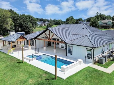 140 Quiet Springs Trl