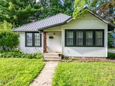 211 Howard Ave
