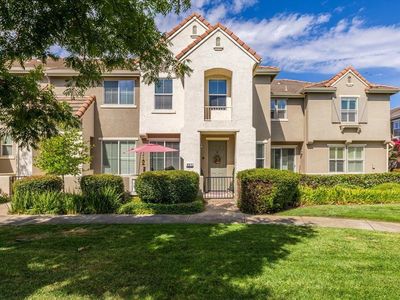 807 Esplanade Cir