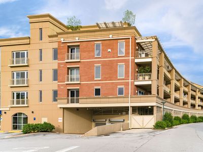 4 Cherokee Blvd #421
