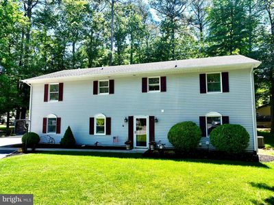 4 Burr Hill Dr