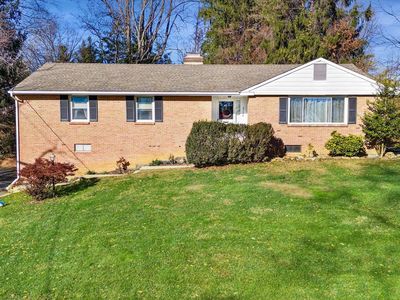 Property at 213 Valley Ln, Hockessin, DE