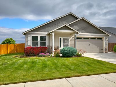 2727 NE 6th Dr