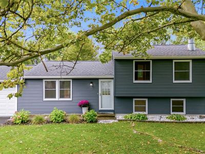 Property at 4270 Old Meadow Rd, Clay, NY