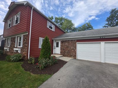 Property at 651 Woodhollow Ln, Buffalo Grove, IL
