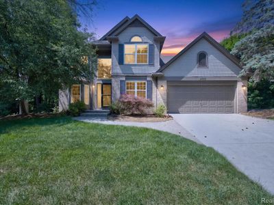 4895 Greenview Dr