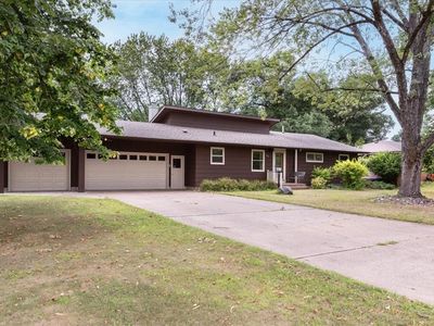1121 River Heights Rd