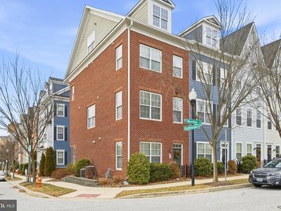 31 Meridian Ln