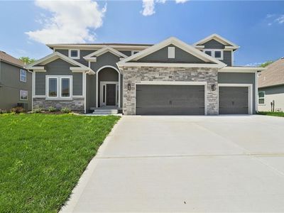 10318 N Winchester Ave