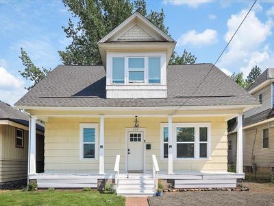 619 S Elm St