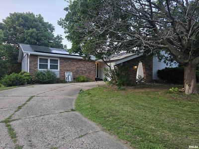 Property at 2122 Highwood Ave, Pekin, IL
