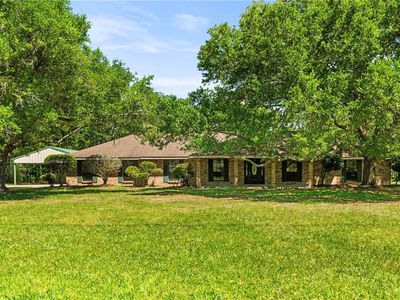104 Camelot Dr