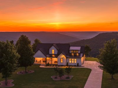 925 Sunset Cir