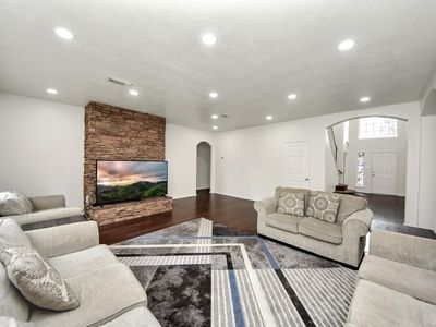 915 Hinsdale