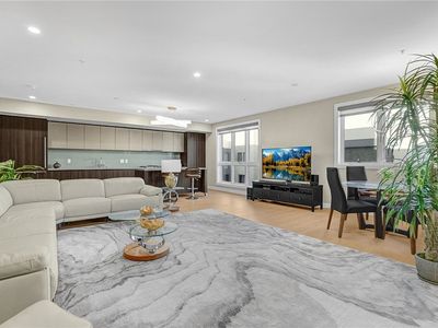 39 S Los Robles Ave #6019