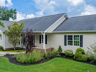 3907 Skyland Dr