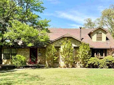 11 Eagle Dr