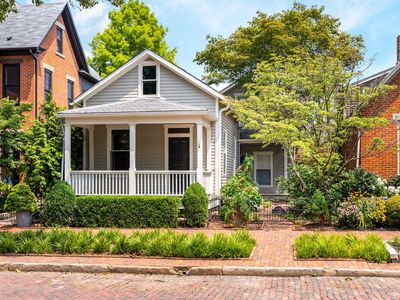 870 Mohawk St