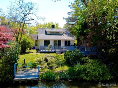 160 Lakeside Dr S