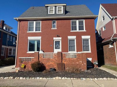 137 Trowbridge St
