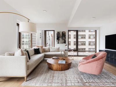 200 E 21st St APT 8C