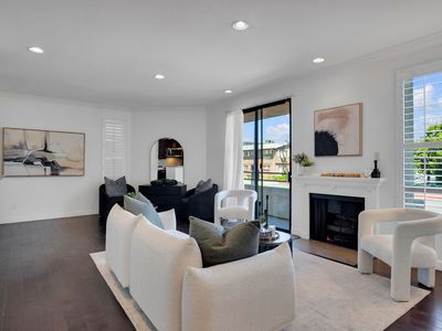 Property at 13920 Moorpark St APT 106, Sherman Oaks, CA