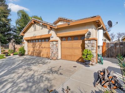 1832 N Vickie Street