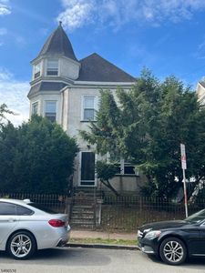 2 Howell Pl #4