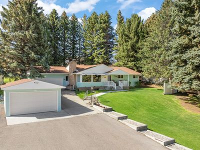 110 Vista Dr E