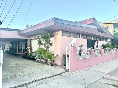 3241 Santa Ana St