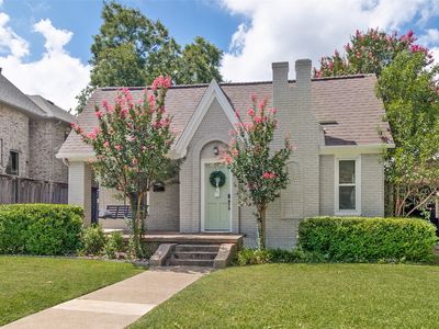 5818 Vickery Blvd