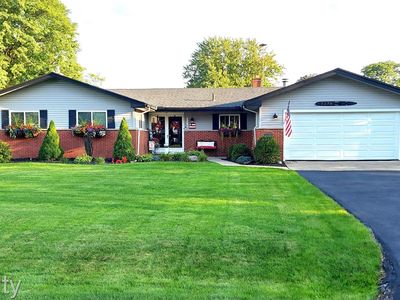3278 Schoolhouse Dr