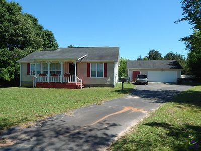 Property at 589 Burnett Rd, Byron, GA