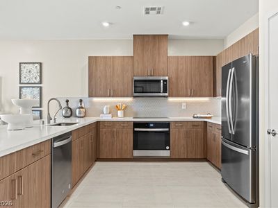10407 Sapphire Storm St