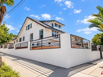 152 N Benton Way