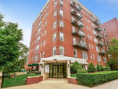 7520 Ridge Blvd APT 2A