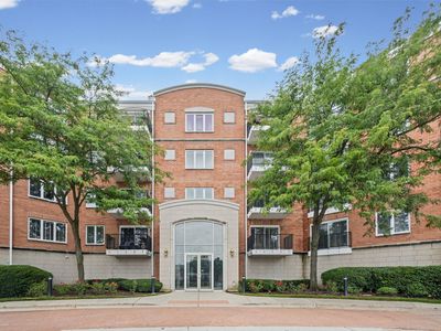451 Town Place Cir APT 202