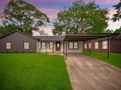 712 Mobile Dr