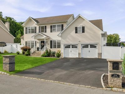 2726 Colonial Drive
