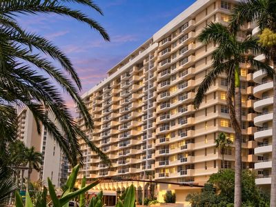 5601 Collins Ave APT M1