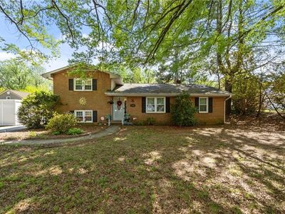 2348 Silas Creek Pkwy